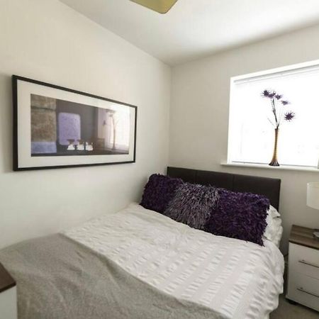 City Centre 2 Bed Apartment Честер Екстер'єр фото
