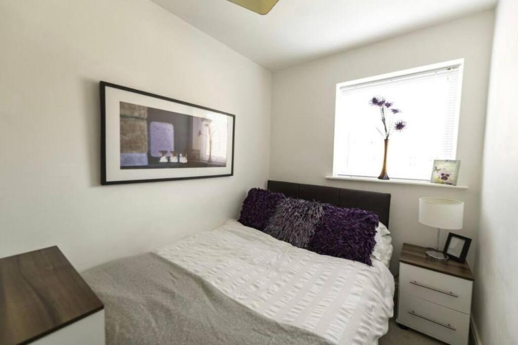 City Centre 2 Bed Apartment Честер Екстер'єр фото