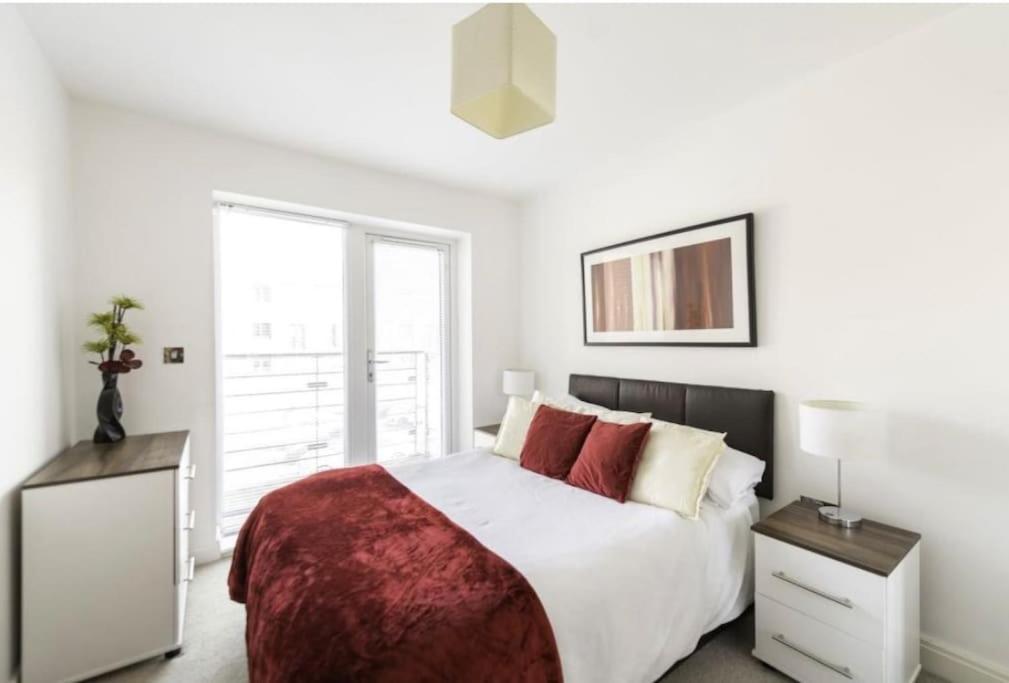 City Centre 2 Bed Apartment Честер Екстер'єр фото